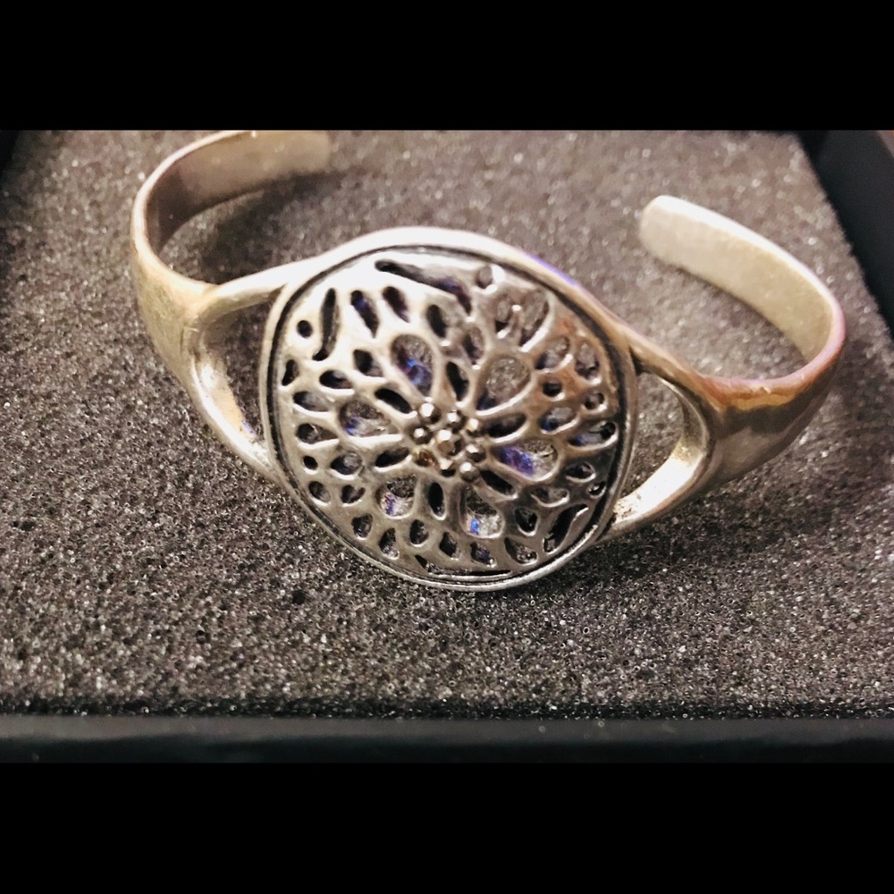 Lucky Brand open bangle, OS